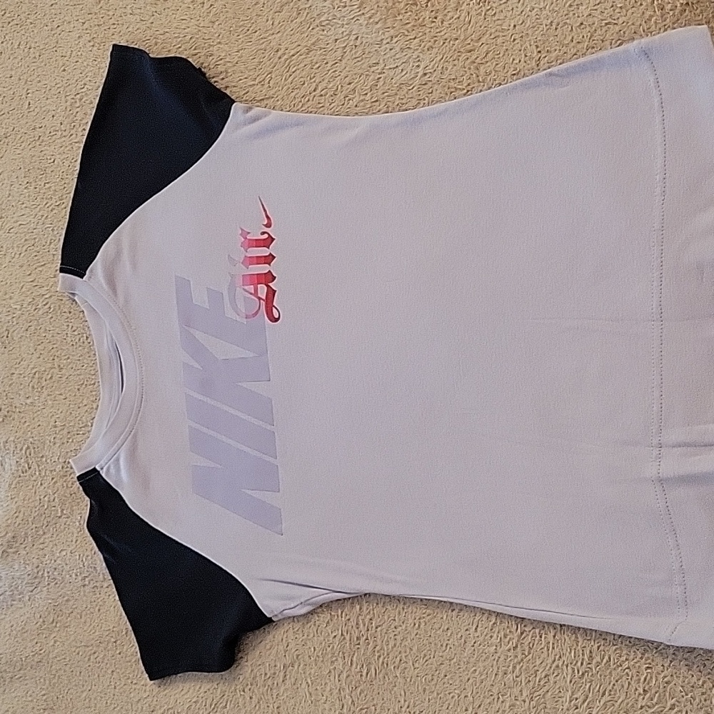 Nike tshirt women's large lilac and blue EUC